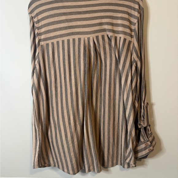 Flower & Feather Striped Button Down Shirt size 2XL women’s - Picture 4 of 7